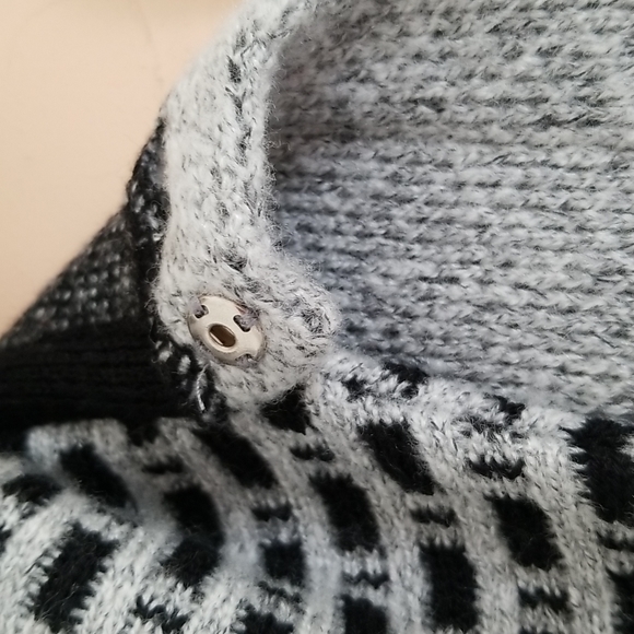 Sweater poncho jacket with scarf - Picture 8 of 10